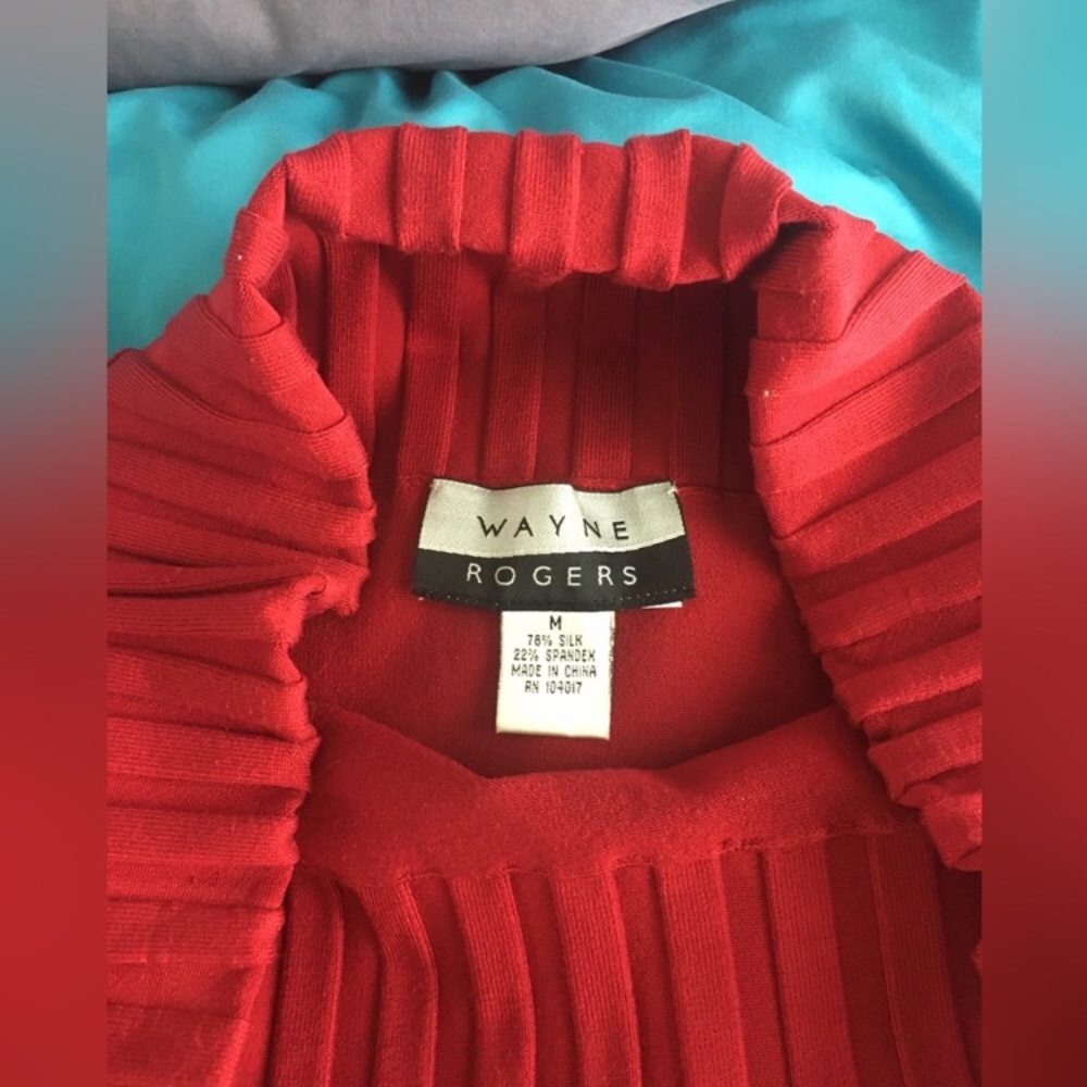 NWOT Vintage Wayne Rogers red silk off the shoulder 3/4 sleeve, thick top. - Picture 4 of 4